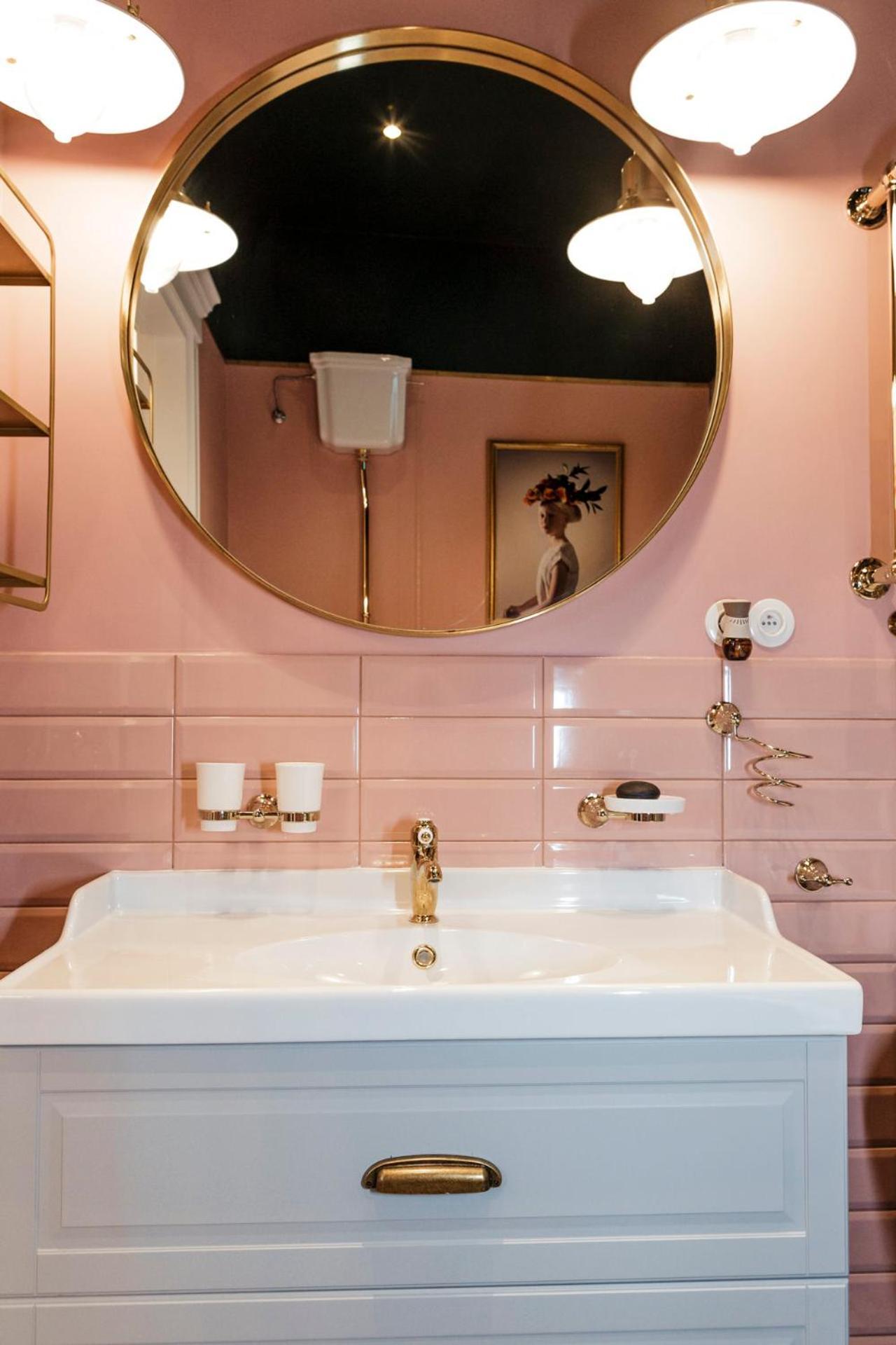 French Touch: Romantyczny Apartament W Kamienicy ワルシャワ エクステリア 写真